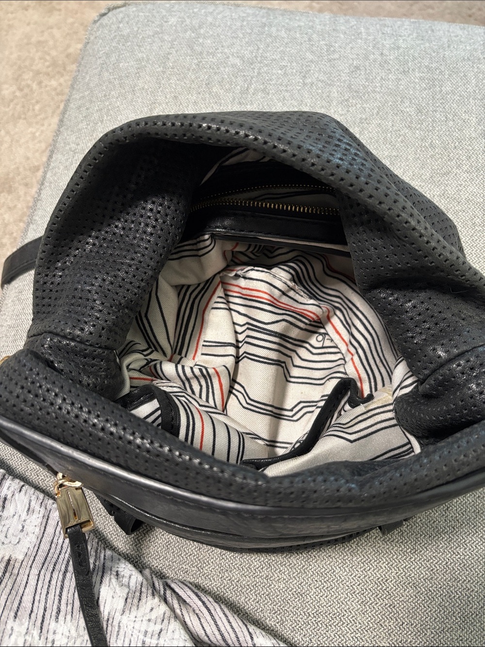 The She + Lo Rise Above Bucket Crossbody - Picture 4 of 14